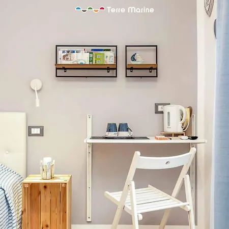 Πανσιόν Stay, Terre Marine
